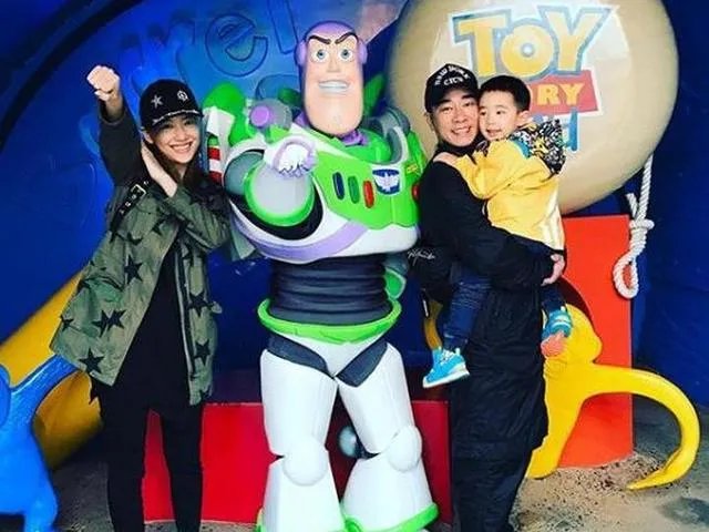 Jasper的妈妈应采儿是如何诠释港味时尚范的？