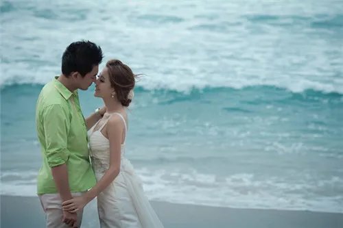 海边婚纱照图片大全 海边婚纱照怎么摆姿势