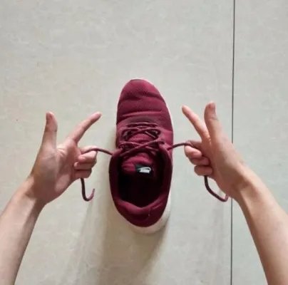 鞋带蝴蝶结的系法图解