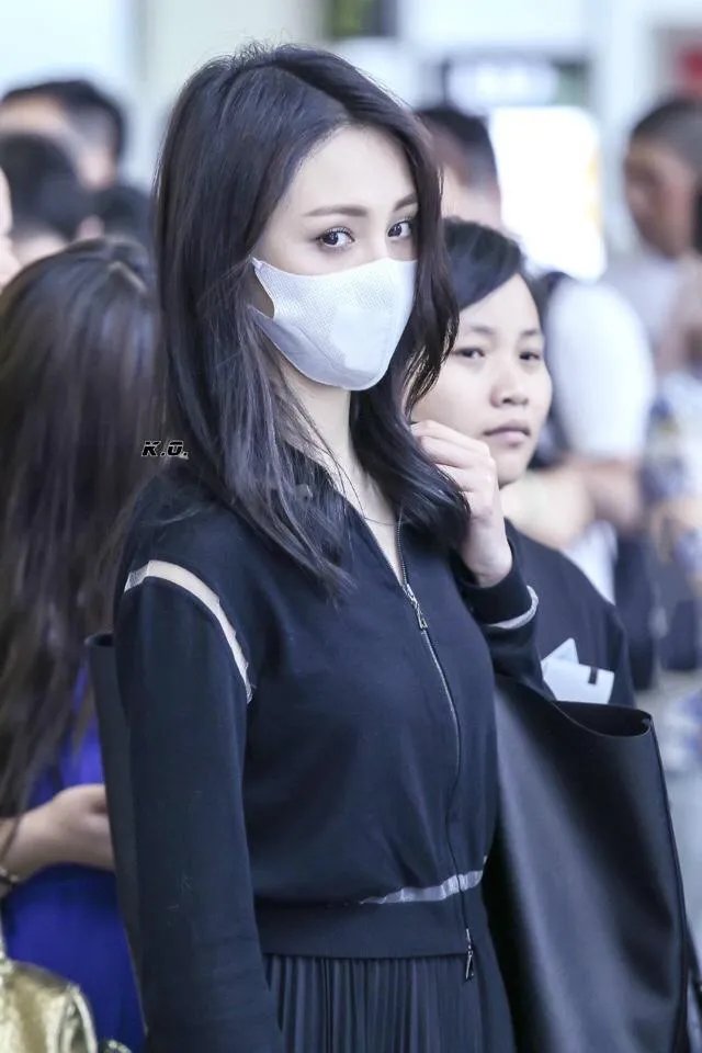 你们觉得郑爽整容前漂亮还是整容后漂亮？