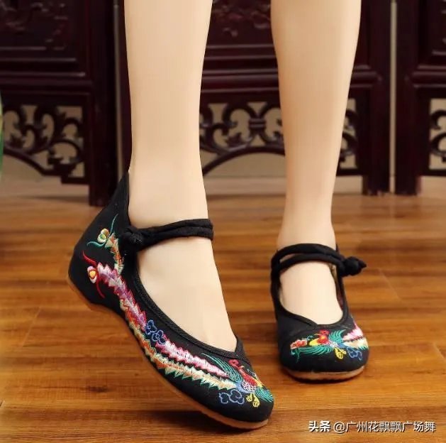 有适合妈妈穿着跳广场舞不掉跟的鞋吗?