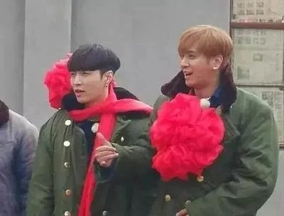 张艺兴点赞罗志祥道歉长文，你怎么看？