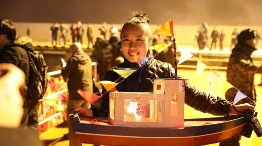 辽宁大连举办海灯节是什么情况？