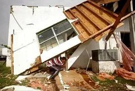 德国遭遇飓风袭击,飓风来袭时需注意哪些事项?