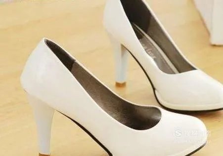 穿高跟鞋的走路技巧