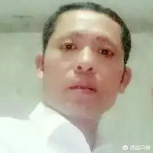 下联:人生难得一光年,如何对上联?