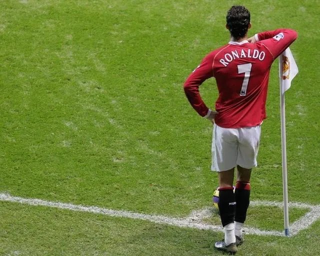 你心目中的曼联历史最佳阵容是什么？