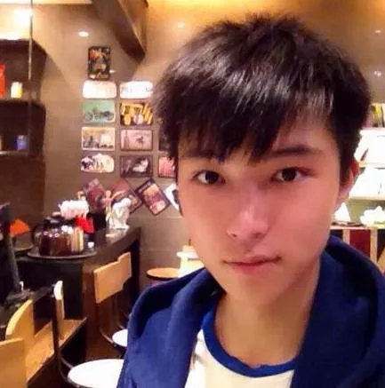 左溢和陈子仪接吻照疯传  网友感叹左溢艳福不浅