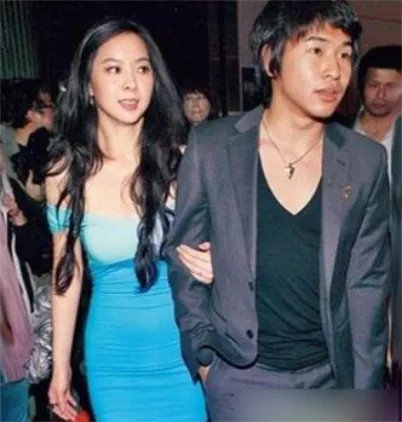 欧弟女友香蜜拉成前任 分手真相:暗指女方有更好选择