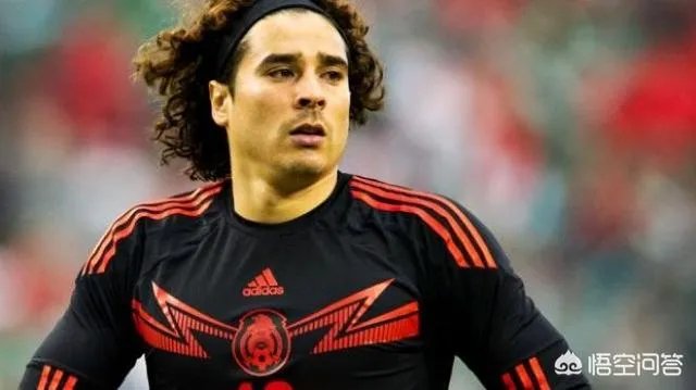 奥乔亚在世界杯赛场上表现惊人,但是为什么豪门俱乐部没有找他?