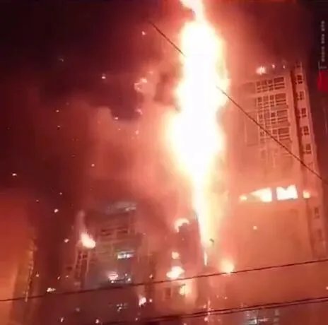 韩国33层建筑大火致93人受伤是怎么回事 消防局：目前大火已被扑灭
