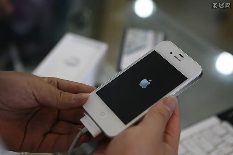 现在苹果4多少钱 懂行情的人来告诉你答案