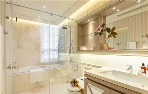 卫生间隔断价格贵吗  卫生间哪种隔断比较好