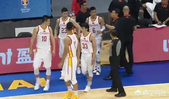 中国男篮红蓝两队合并首战101:52大胜叙利亚，如何评价本场比赛？