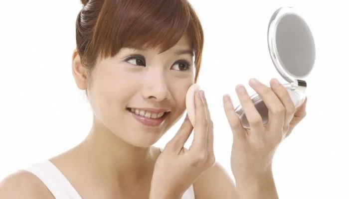 粉底液和粉饼的区别 粉底液和粉饼有什么区别