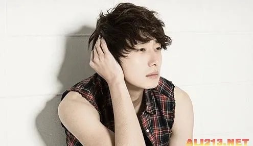 丹东男孩因美貌走红韩国 细数韩国妖艳的美男