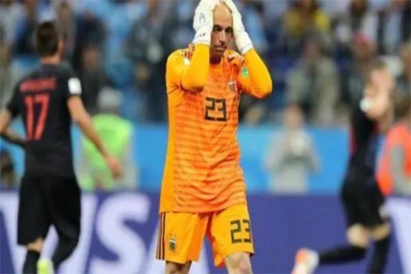 世界杯最低级失误诞生！为什么阿根廷总是缺少好门将？