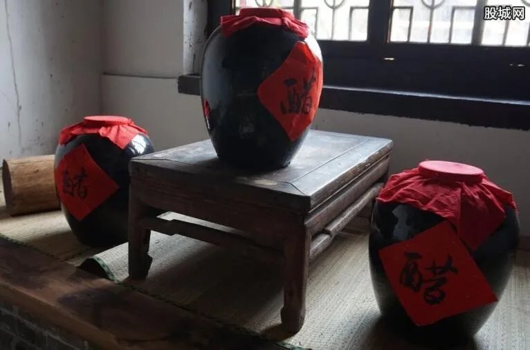 平遥假陈醋被曝光 廉价2元醋身价翻近50倍