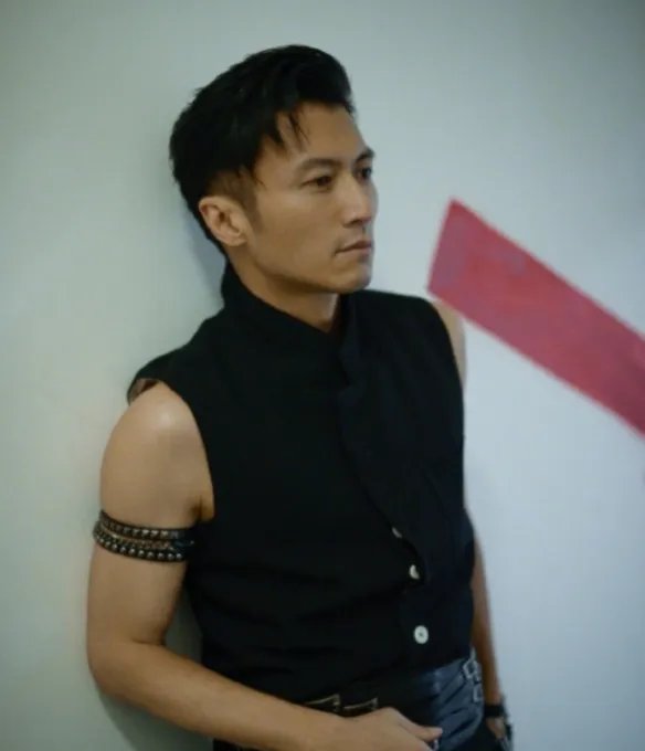 谢霆锋微博晒吴京合照:让中国功夫电影再次走向世界