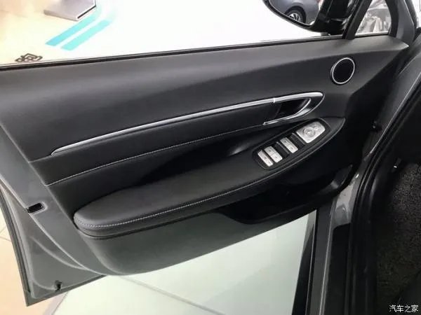 作为刚毕业的一名大学生，第十代索纳塔怎么样