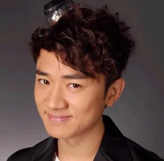 牵线芒果台与TVB合作，除了艺人的身份外，王祖蓝还有哪些隐藏身份？