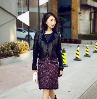 演员周冬雨照片好美  潜规则没得逞因为张艺谋太小气