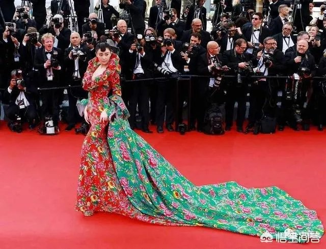 据传花10万就能到戛纳走回红毯，你愿意用10万换潇洒走一回吗？