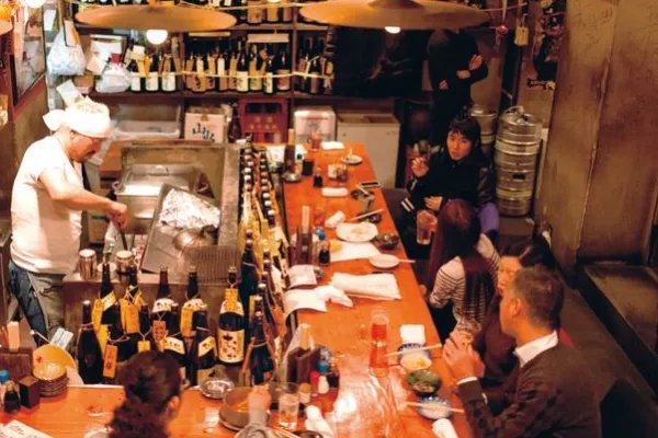 日本人下班后为啥爱去居酒屋?是借酒消愁?