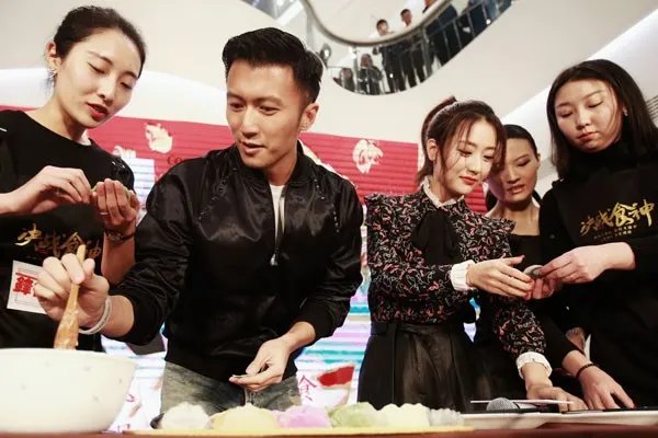 谢霆锋被爆求婚王菲4次被拒，他们的真实关系是怎样的？