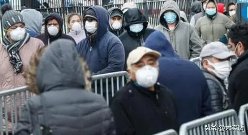 美国确诊人数从前天的35000直降到26000,是真的吗?