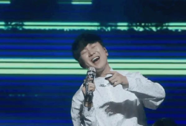 林俊杰感染新冠，他是轻症还是重症？是否需要治疗？