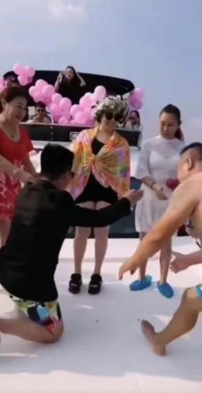 小鹏飞求婚丫蛋 网友纷纷表示太狗血