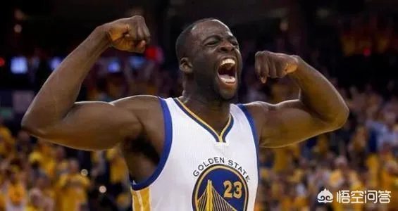 格林再次打到哈登眼睛，再次主动道歉。格林真的是无意的，还是装无辜？