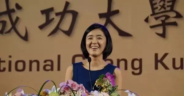 90后美女学霸放弃百万年薪,23岁立志为乡村儿童而活,被福布斯评为全球杰出青年