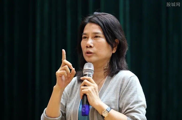 董明珠建议个税起征点提高至1万元 有人赞成有人反对