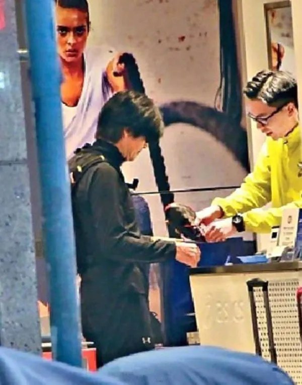 周润发乘坐地铁是真的吗?