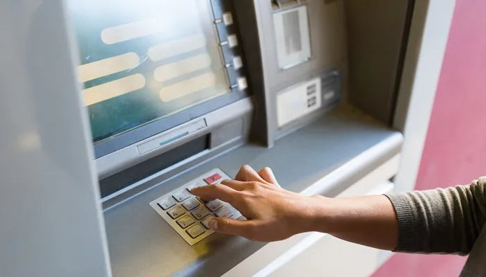 所有储蓄卡都有年费吗 每张储蓄卡都要收年费吗