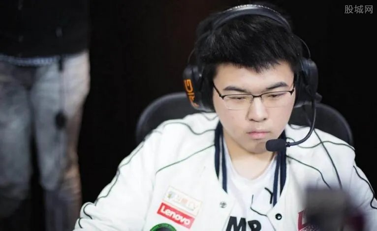 蛇哥韦神讨薪事件 斗鱼被曝欠蛇哥韦神千万薪资