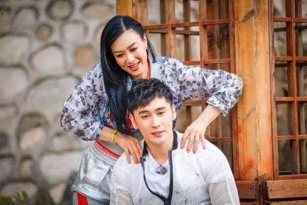 钟丽缇这么大年龄，为什么身材还这么火辣？