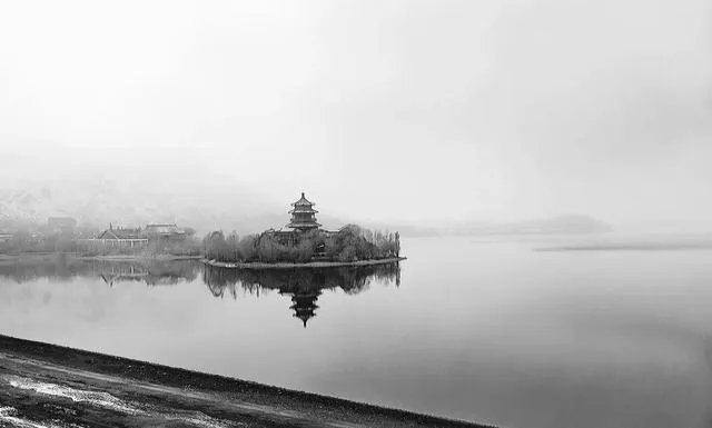 诗词摄影：“渐霜风凄紧，关河冷落，残照当楼。”怎么拍呢？