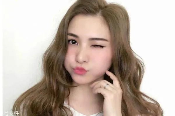 好看的长卷发发型图片 蛋糕卷发型