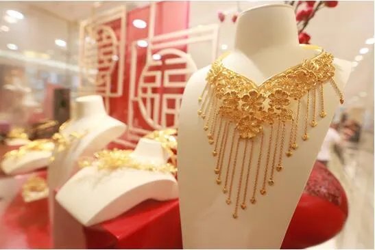 很多品牌的黄金饰品设计都非常土气,国内哪个品牌的黄金饰品设计最脱俗?