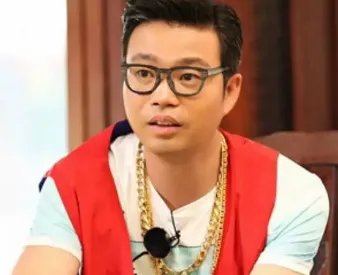 邓伦为他5次下跪,贾乃亮岳云鹏都讨好他,他是《极限挑战》里的谁?