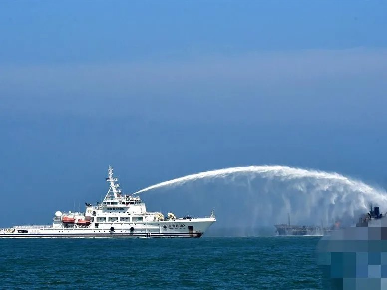 长江口以外水域两船碰撞14人失踪，事故具体情况是什么？