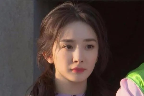 《密室大逃脱》节目组就杨幂受伤一事致歉，此事给予了其他综艺哪些警示？