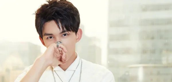 吴磊与侯明昊时尚大片曝光，他们今后是否将会有何合作？