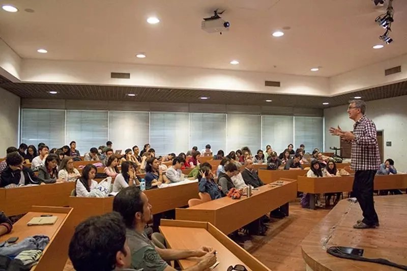 90后美女学霸放弃百万年薪,23岁立志为乡村儿童而活,被福布斯评为全球杰出青年