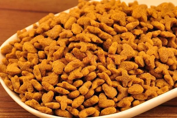 关于go猫粮被曝猫吃后中毒甚至死亡一事，你有何看法？