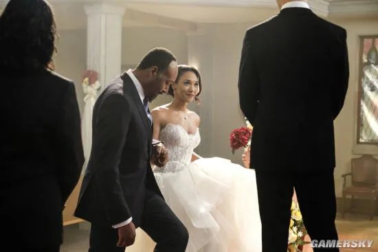 DC四剧联动衍生片《地球X的危机》大量剧照 小闪大婚 邪恶绿箭、超女、闪电侠、纳粹搅局