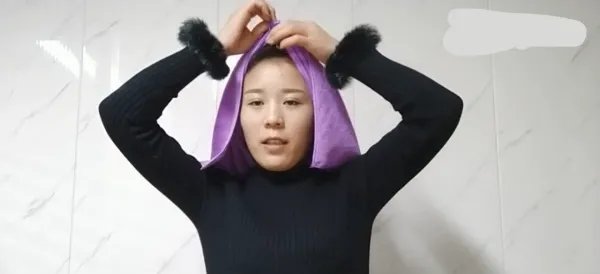 怎么用毛巾包头发图解